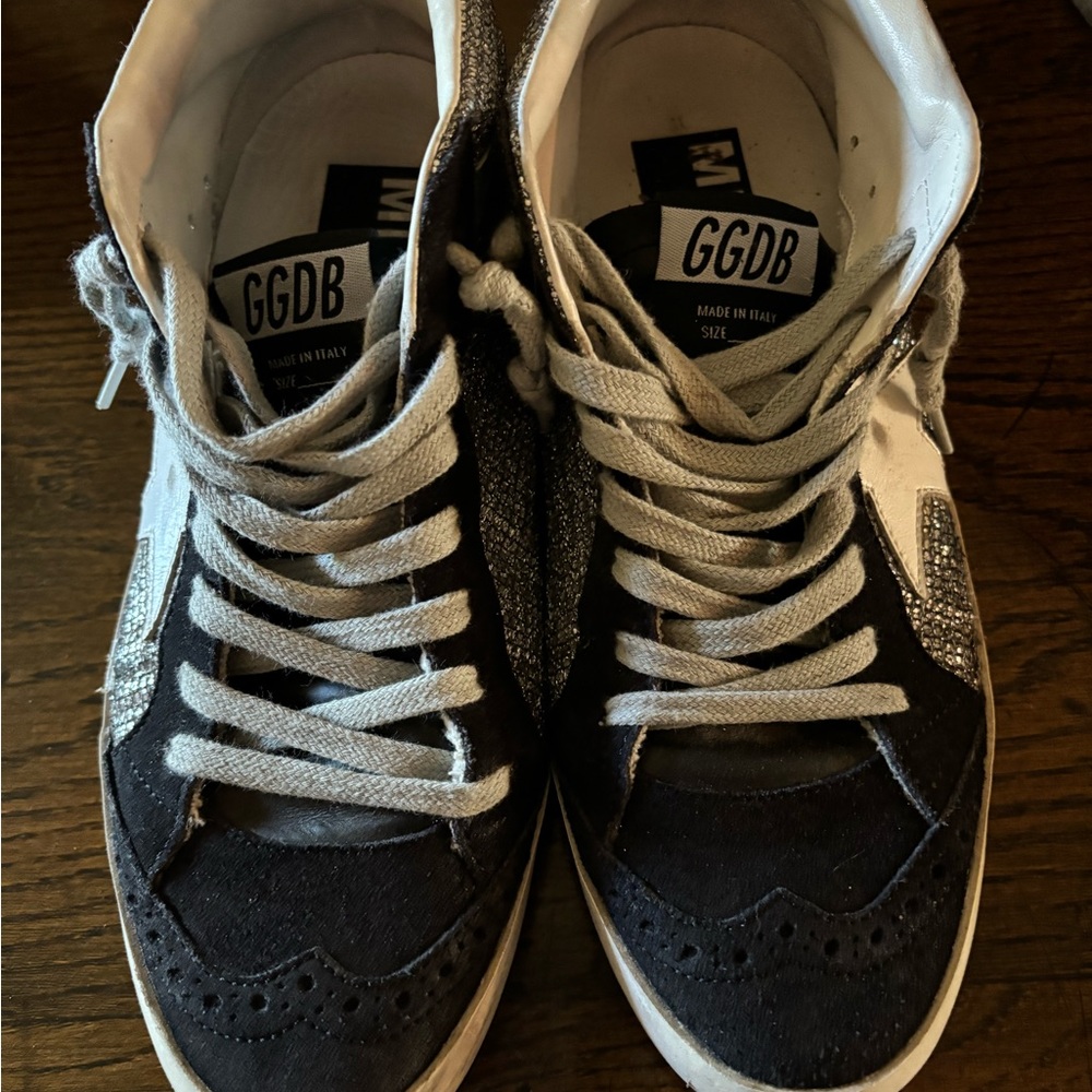 GG mid top sneaks